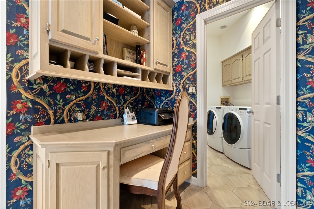 Four Seasons, Missouri 65049, United States, 7 Bedrooms Bedrooms, ,6 BathroomsBathrooms,Residential,Active,24520