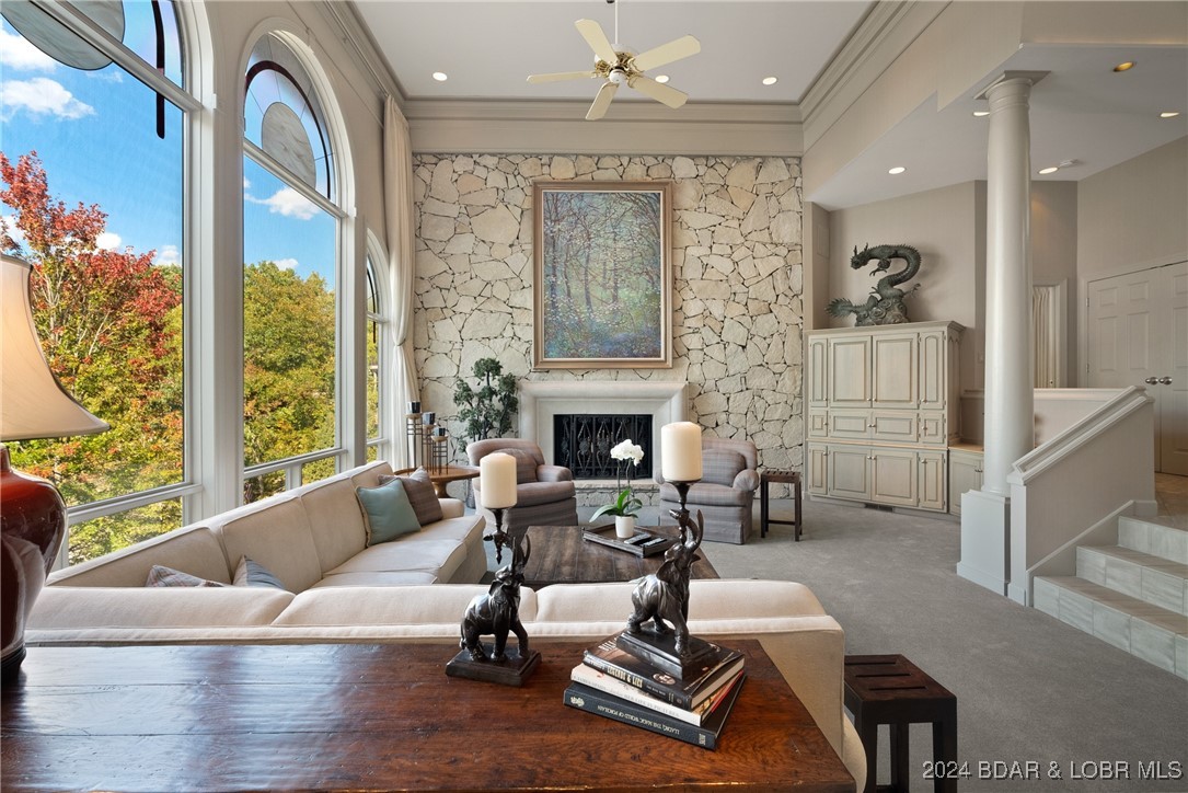 Four Seasons, Missouri 65049, United States, 7 Bedrooms Bedrooms, ,6 BathroomsBathrooms,Residential,Active,24520