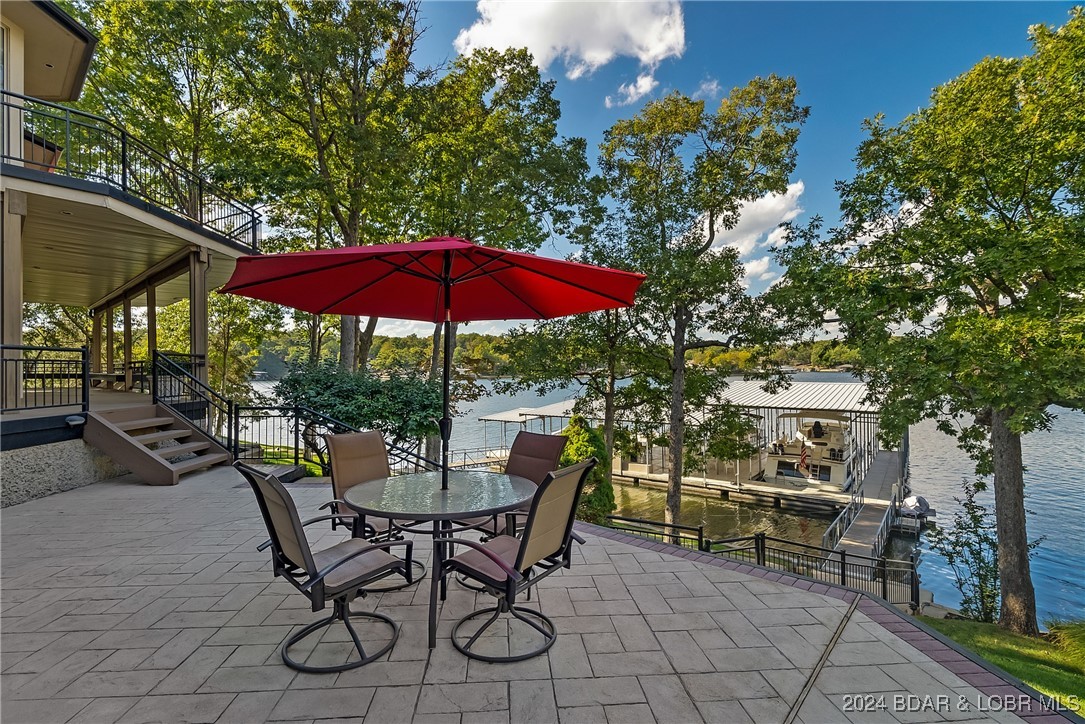 Four Seasons, Missouri 65049, United States, 7 Bedrooms Bedrooms, ,6 BathroomsBathrooms,Residential,Active,24520