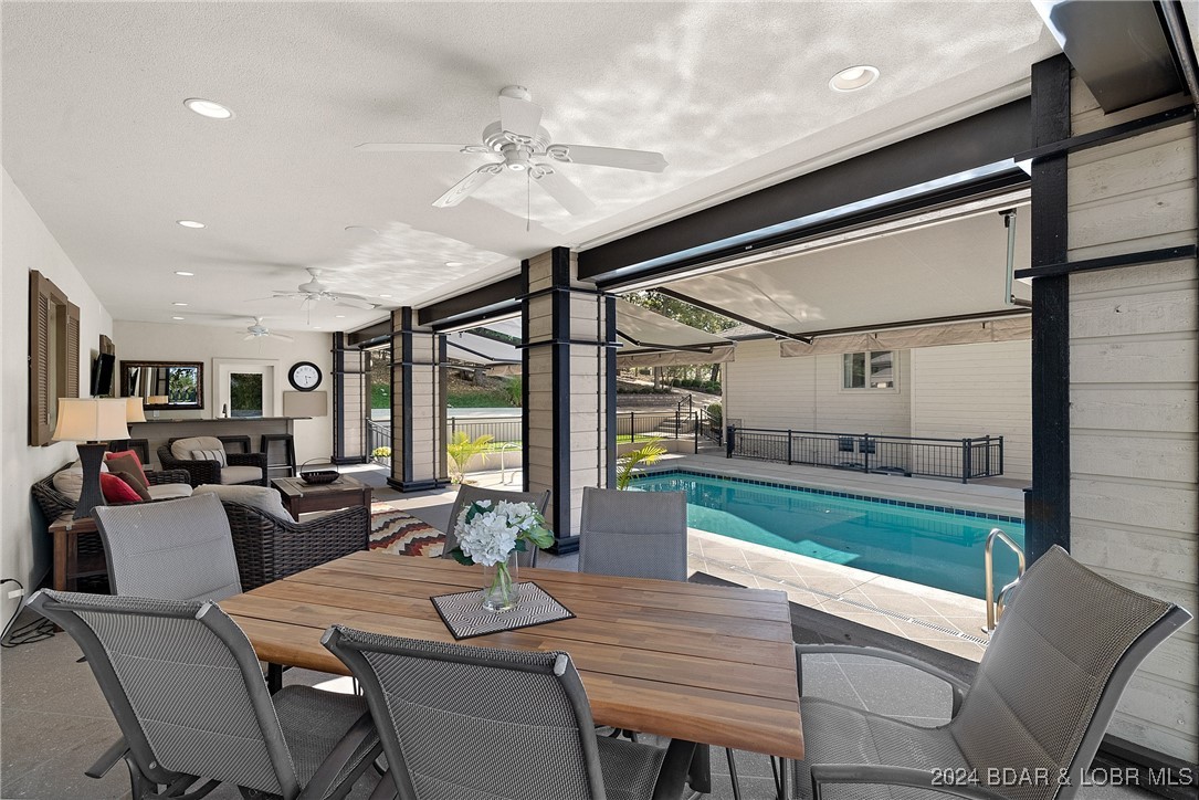 Four Seasons, Missouri 65049, United States, 7 Bedrooms Bedrooms, ,6 BathroomsBathrooms,Residential,Active,24520