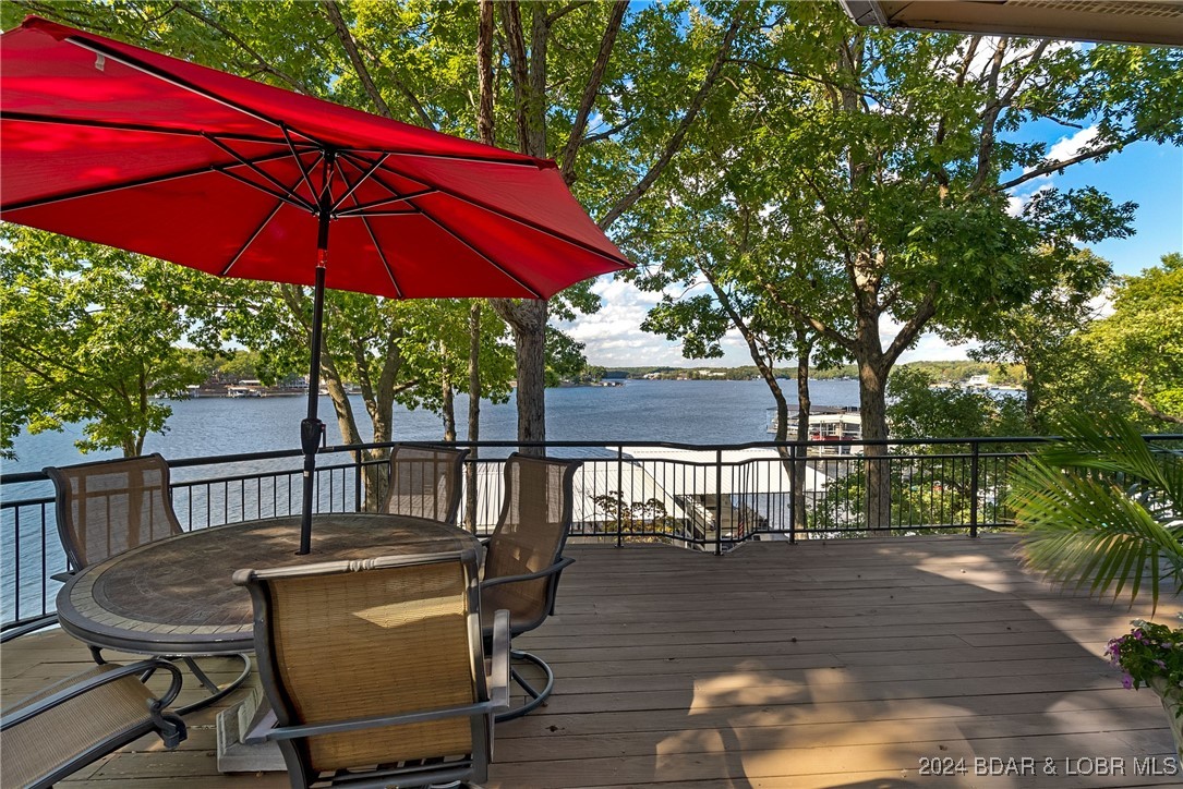 Four Seasons, Missouri 65049, United States, 7 Bedrooms Bedrooms, ,6 BathroomsBathrooms,Residential,Active,24520