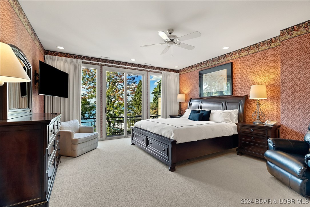 Four Seasons, Missouri 65049, United States, 7 Bedrooms Bedrooms, ,6 BathroomsBathrooms,Residential,Active,24520