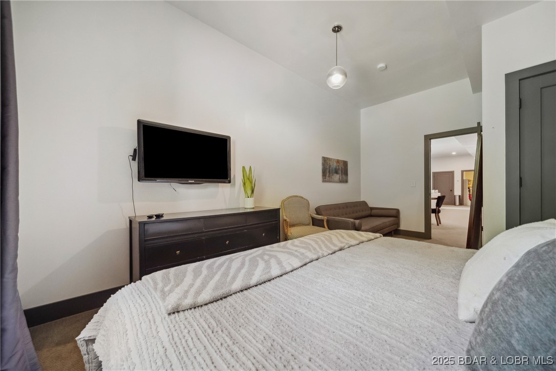 Four Seasons, Missouri 65049, United States, 5 Bedrooms Bedrooms, ,4 BathroomsBathrooms,Residential,Active,150800