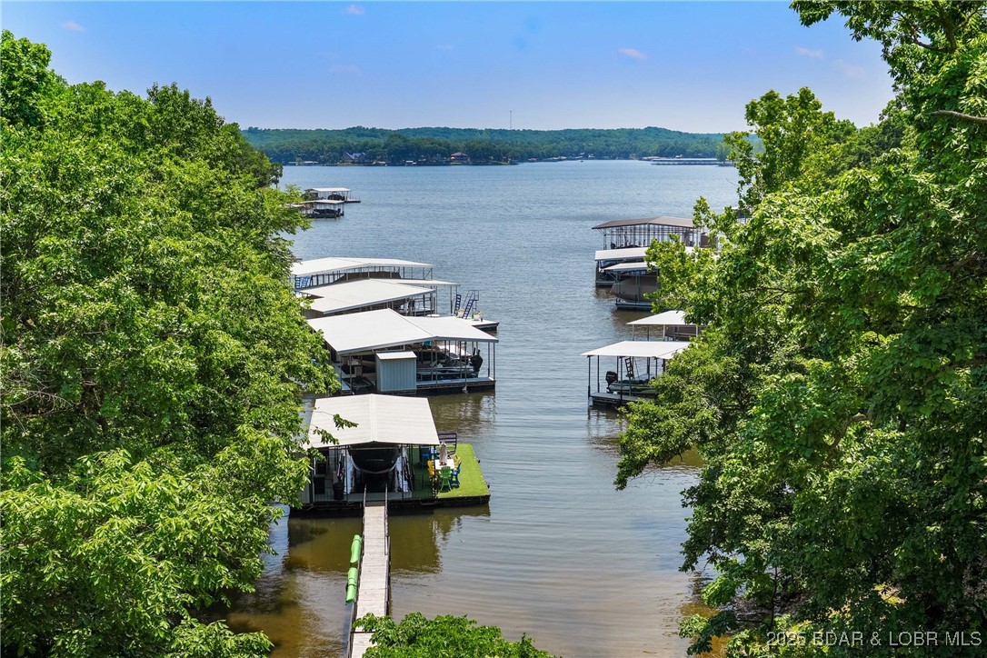 Four Seasons, Missouri 65049, United States, 5 Bedrooms Bedrooms, ,4 BathroomsBathrooms,Residential,Active,150800