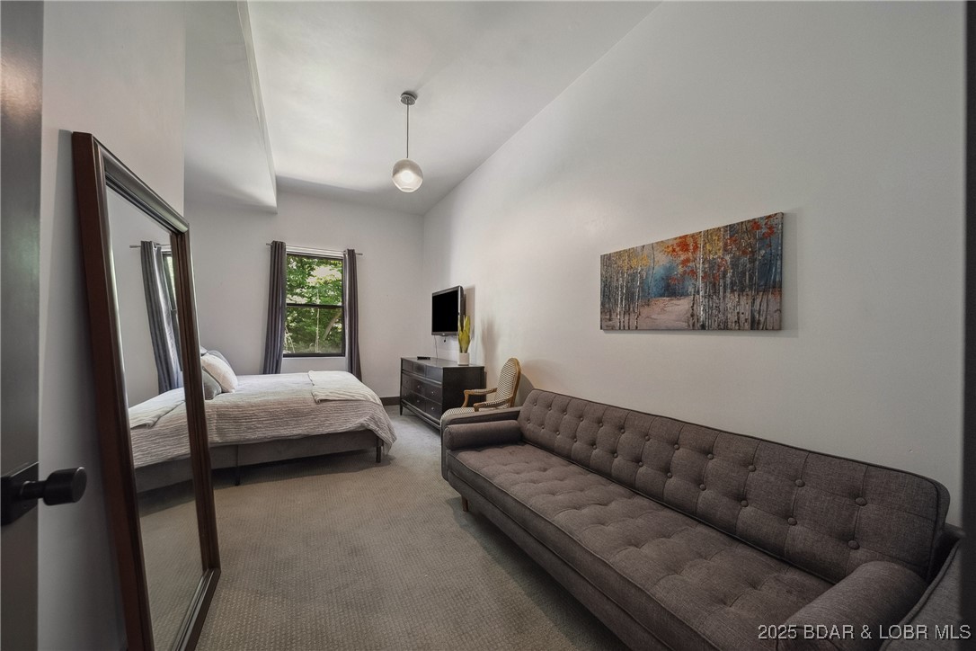 Four Seasons, Missouri 65049, United States, 5 Bedrooms Bedrooms, ,4 BathroomsBathrooms,Residential,Active,150800