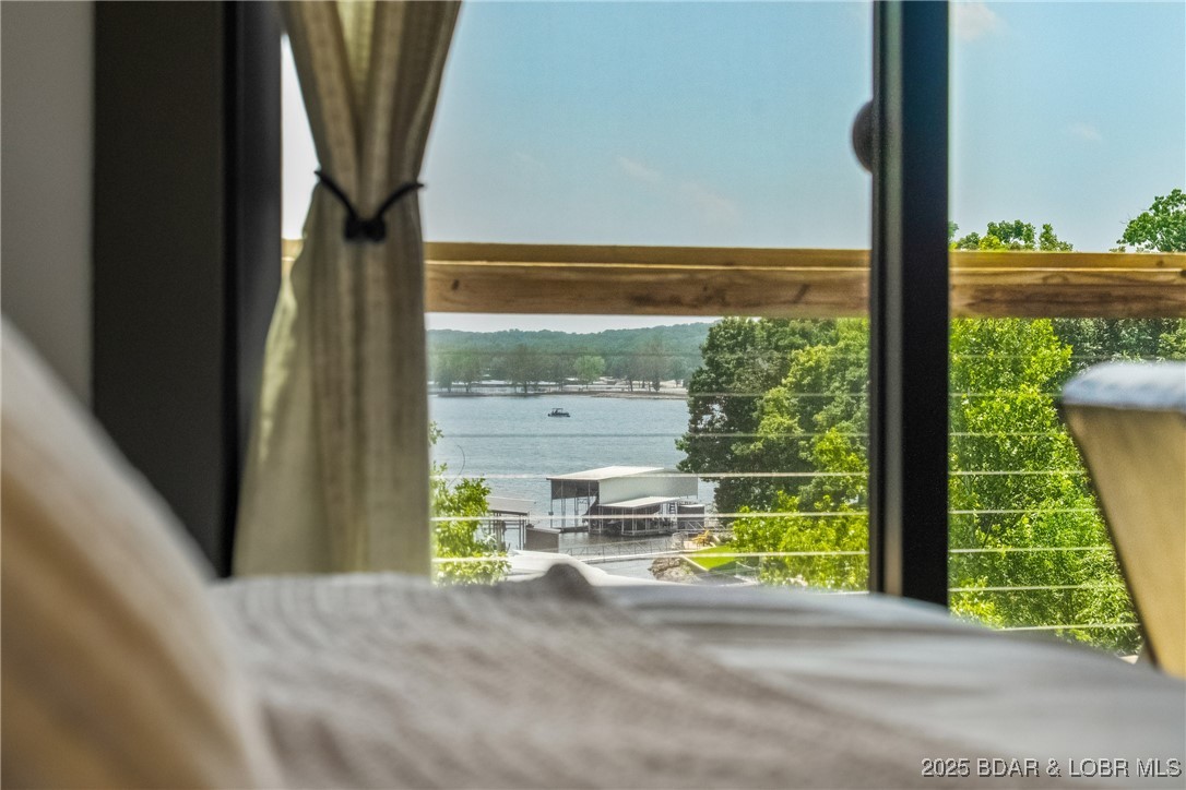 Four Seasons, Missouri 65049, United States, 5 Bedrooms Bedrooms, ,4 BathroomsBathrooms,Residential,Active,150800