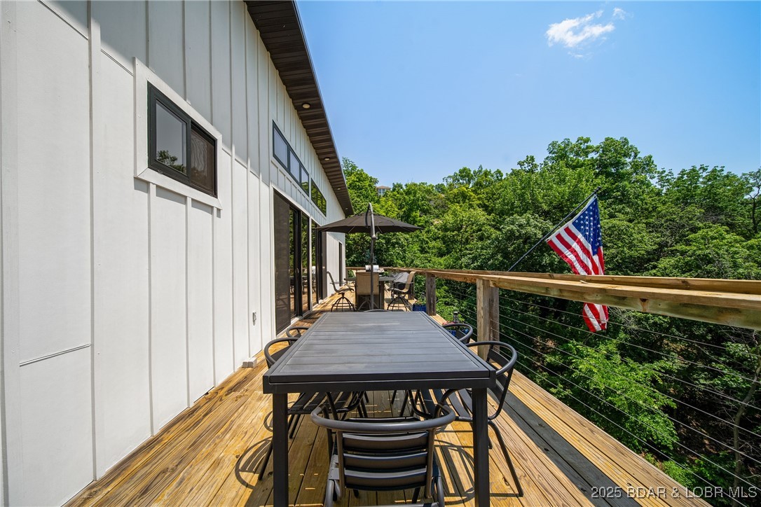 Four Seasons, Missouri 65049, United States, 5 Bedrooms Bedrooms, ,4 BathroomsBathrooms,Residential,Active,150800