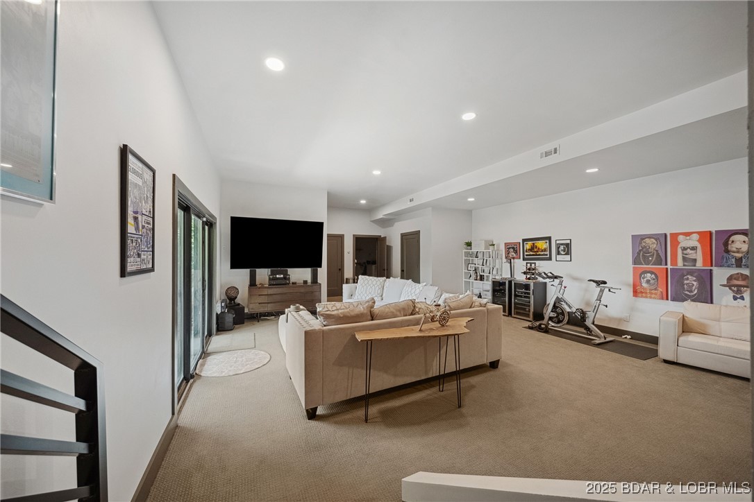 Four Seasons, Missouri 65049, United States, 5 Bedrooms Bedrooms, ,4 BathroomsBathrooms,Residential,Active,150800