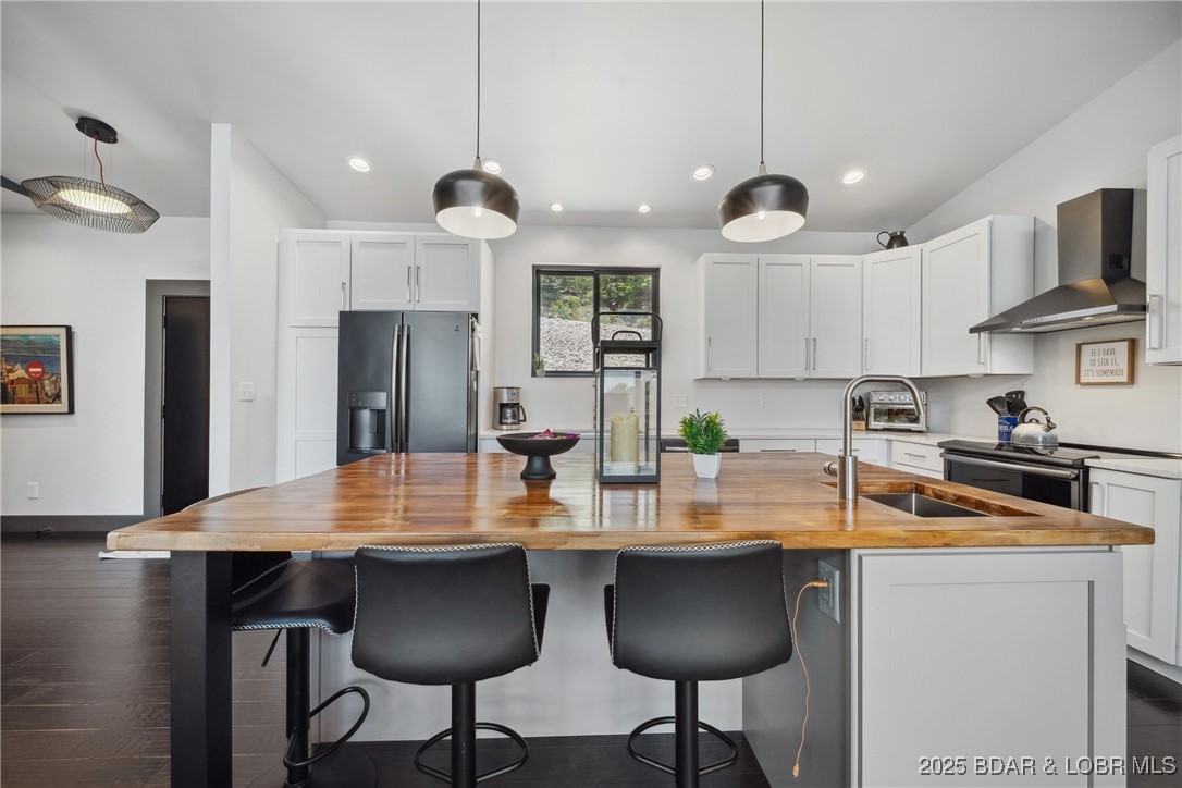 Four Seasons, Missouri 65049, United States, 5 Bedrooms Bedrooms, ,4 BathroomsBathrooms,Residential,Active,150800