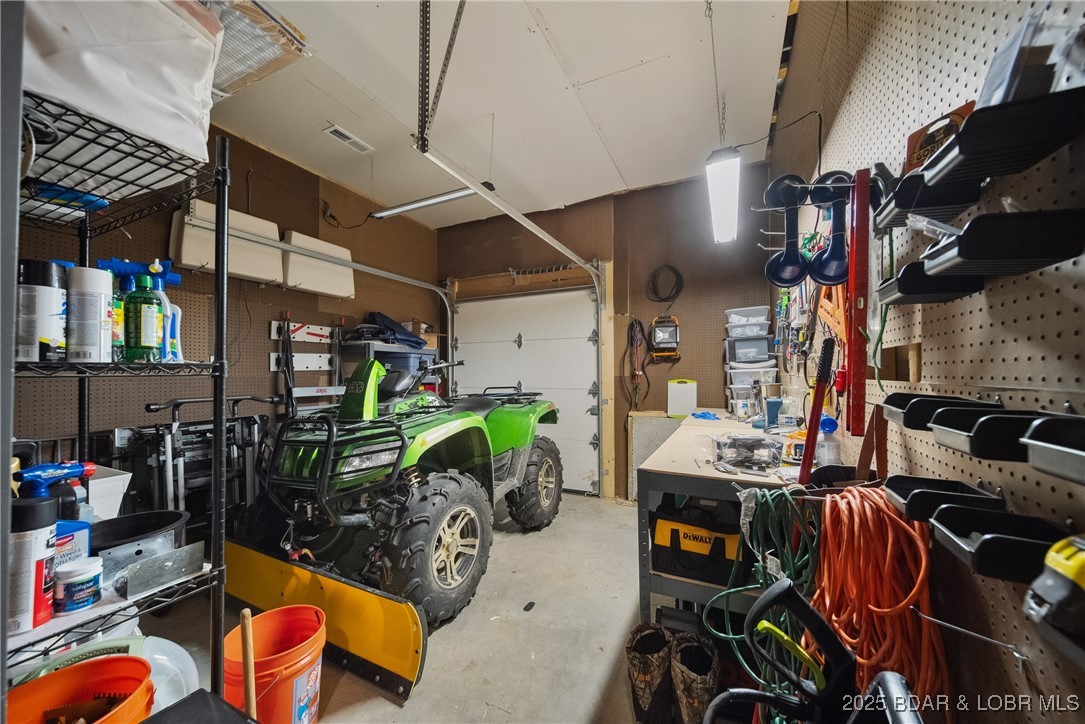 Four Seasons, Missouri 65049, United States, 5 Bedrooms Bedrooms, ,4 BathroomsBathrooms,Residential,Active,150800