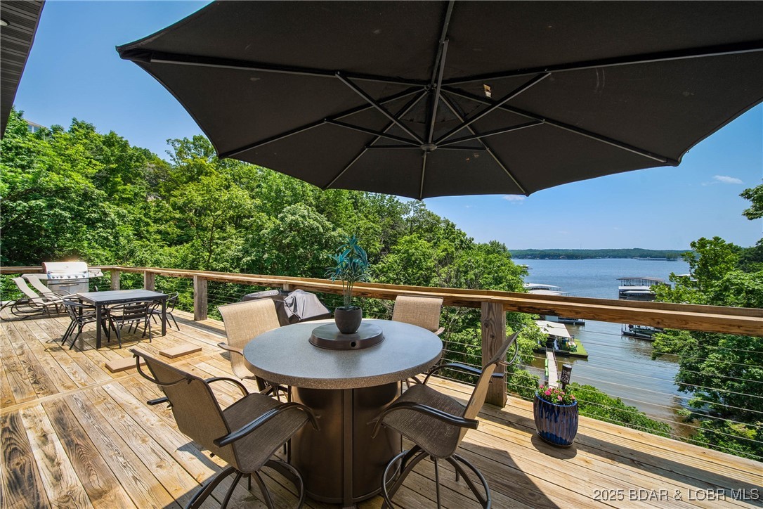 Four Seasons, Missouri 65049, United States, 5 Bedrooms Bedrooms, ,4 BathroomsBathrooms,Residential,Active,150800