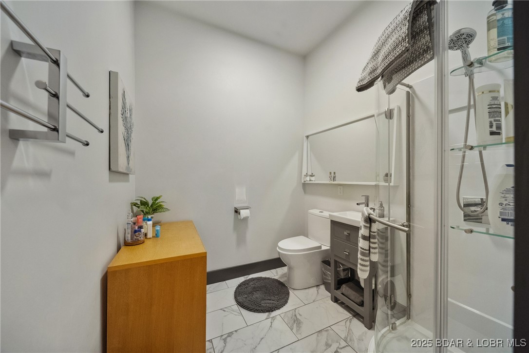 Four Seasons, Missouri 65049, United States, 5 Bedrooms Bedrooms, ,4 BathroomsBathrooms,Residential,Active,150800