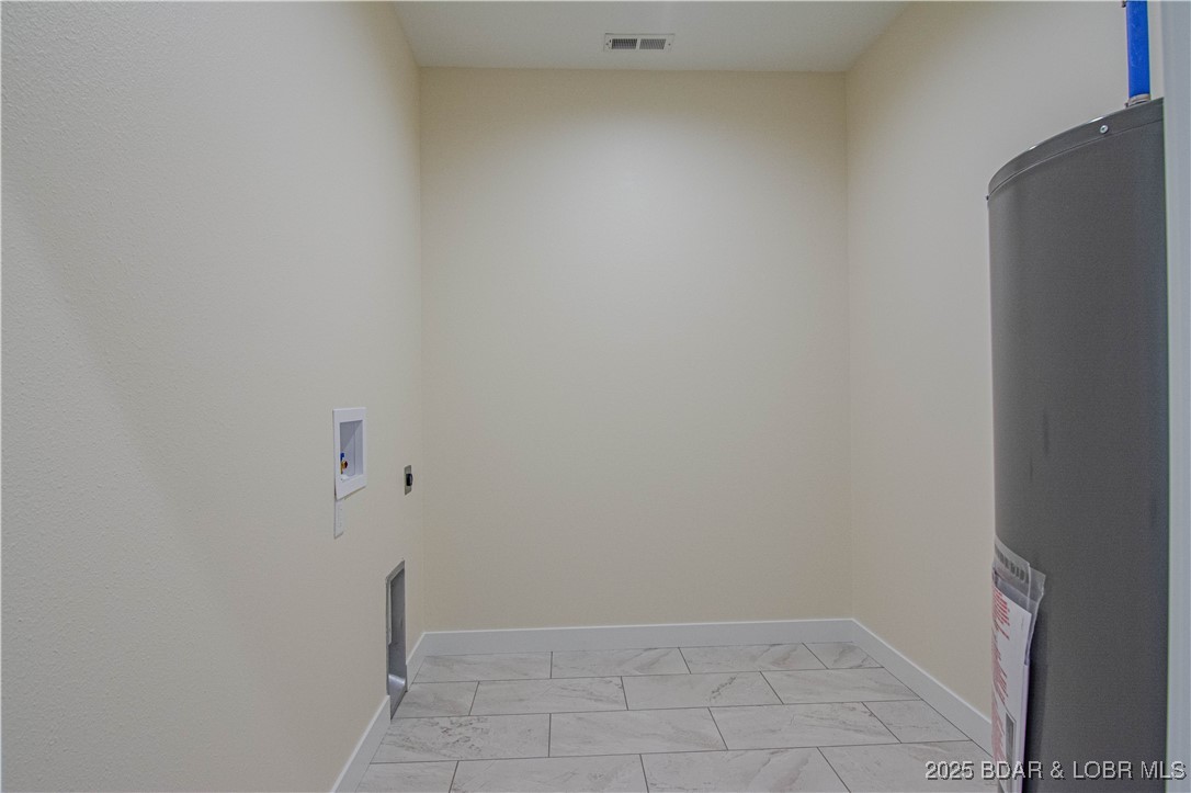 Camdenton, Missouri 65020, United States, 3 Bedrooms Bedrooms, ,2 BathroomsBathrooms,Residential,Active,221327