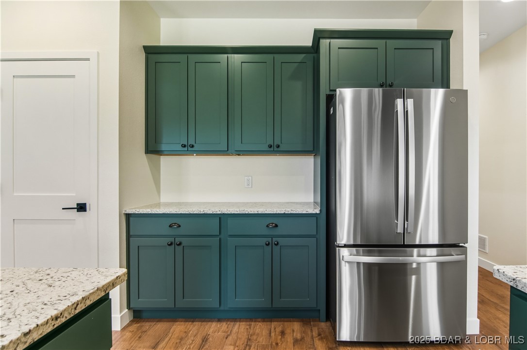 Camdenton, Missouri 65020, United States, 3 Bedrooms Bedrooms, ,2 BathroomsBathrooms,Residential,Active,221327