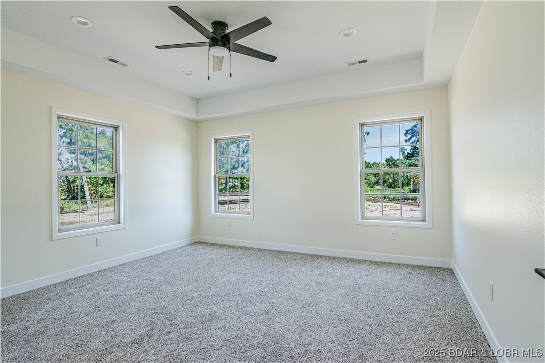 Camdenton, Missouri 65020, United States, 3 Bedrooms Bedrooms, ,2 BathroomsBathrooms,Residential,Active,221327