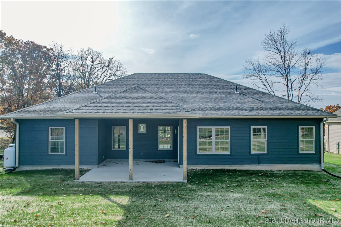 Camdenton, Missouri 65020, United States, 3 Bedrooms Bedrooms, ,2 BathroomsBathrooms,Residential,Active,221327