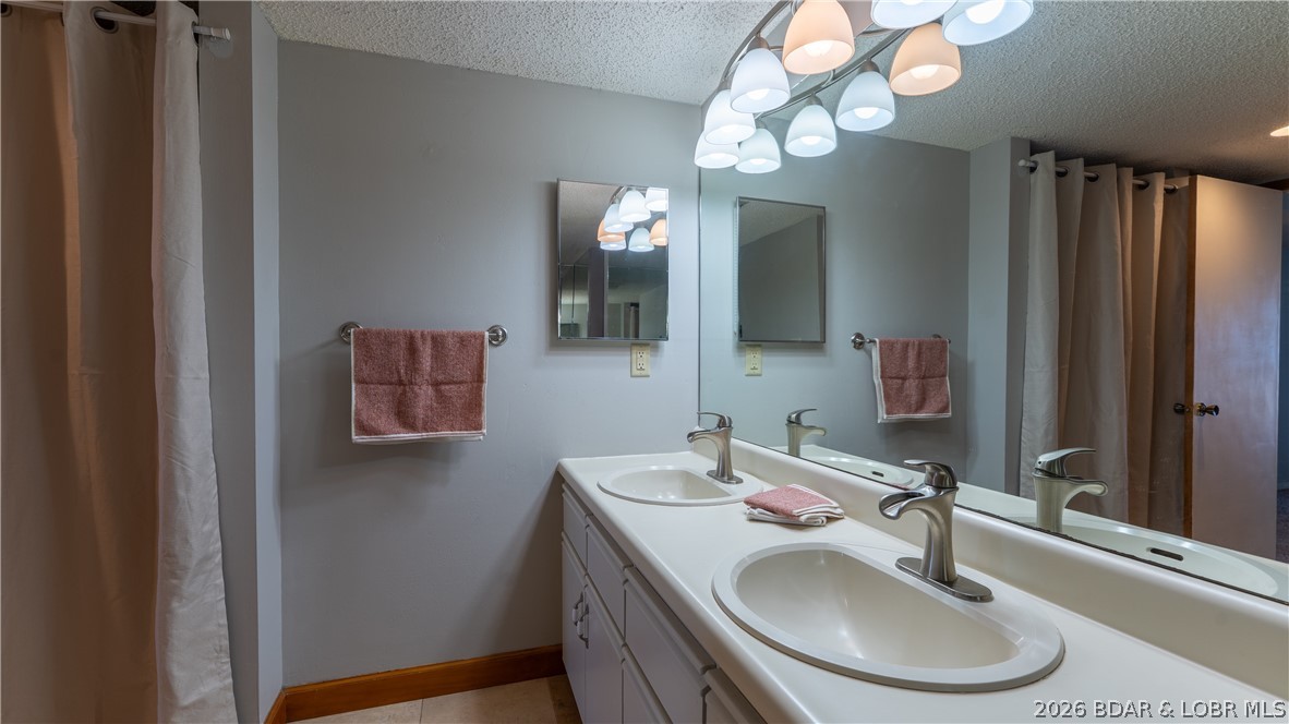 Four Seasons Racqt-Cntry Club - Residential