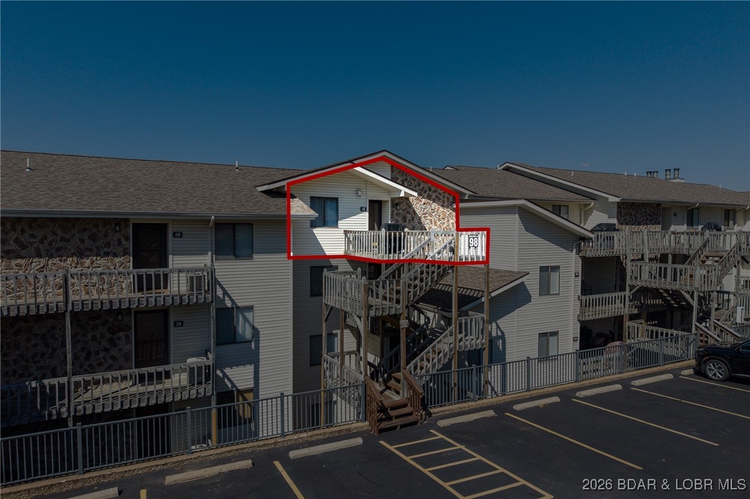 Jonathans Landing - Residential