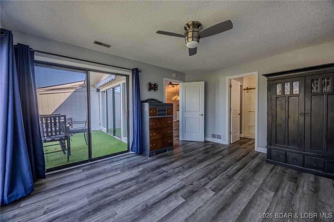 Jonathans Landing - Residential