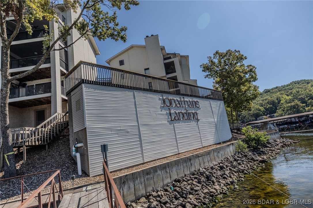 Jonathans Landing - Residential