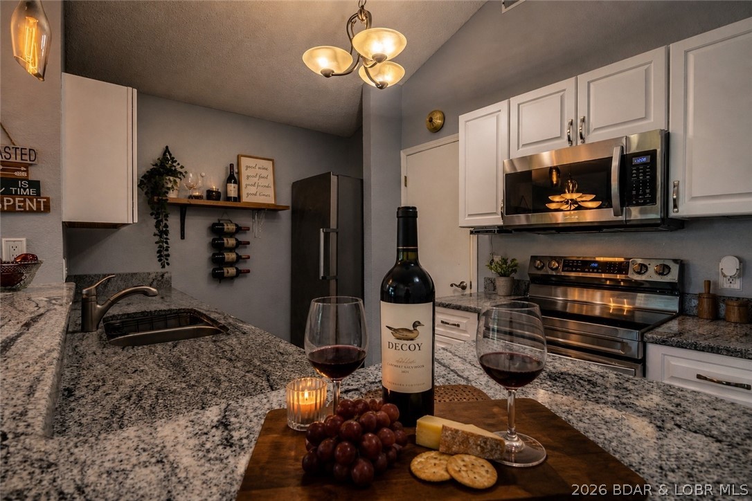 Jonathans Landing - Residential