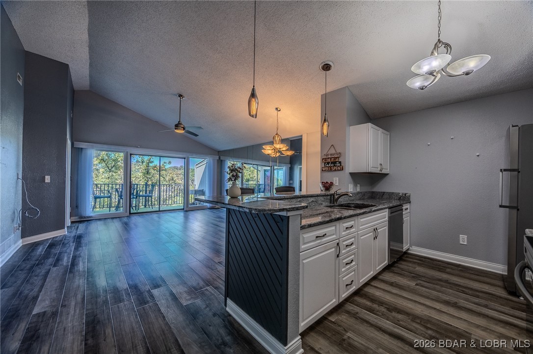 Jonathans Landing - Residential