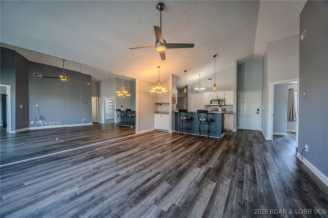 Jonathans Landing - Residential