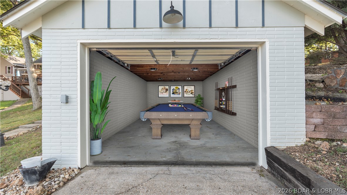 Scenic - Residential