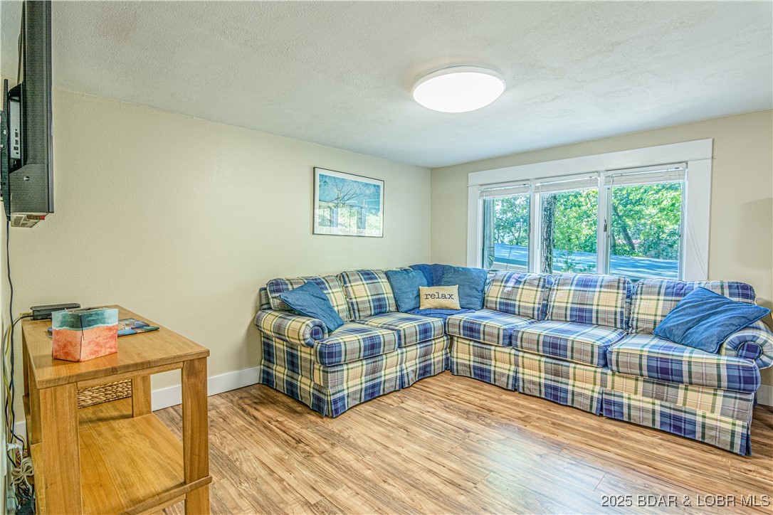 Rocky Mount, Missouri 65072, United States, 5 Bedrooms Bedrooms, ,3 BathroomsBathrooms,Residential,Contingent,80936