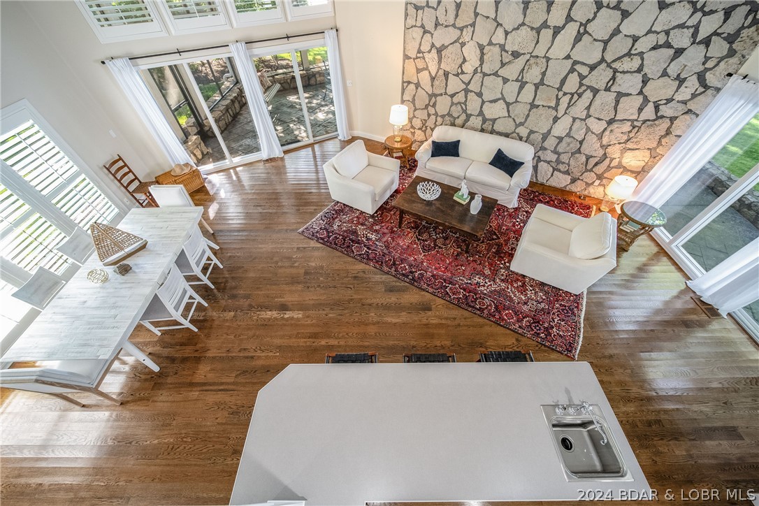 Four Seasons, Missouri 65049, United States, 5 Bedrooms Bedrooms, ,5 BathroomsBathrooms,Residential,Contingent,57178