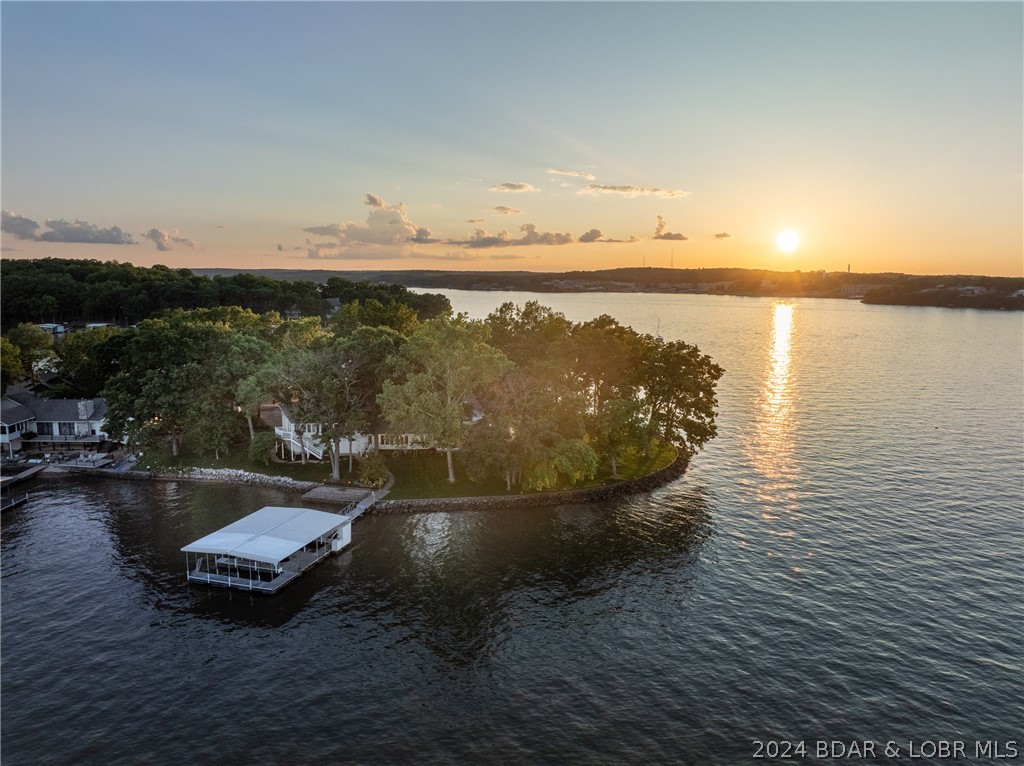 Four Seasons, Missouri 65049, United States, 5 Bedrooms Bedrooms, ,5 BathroomsBathrooms,Residential,Contingent,57178