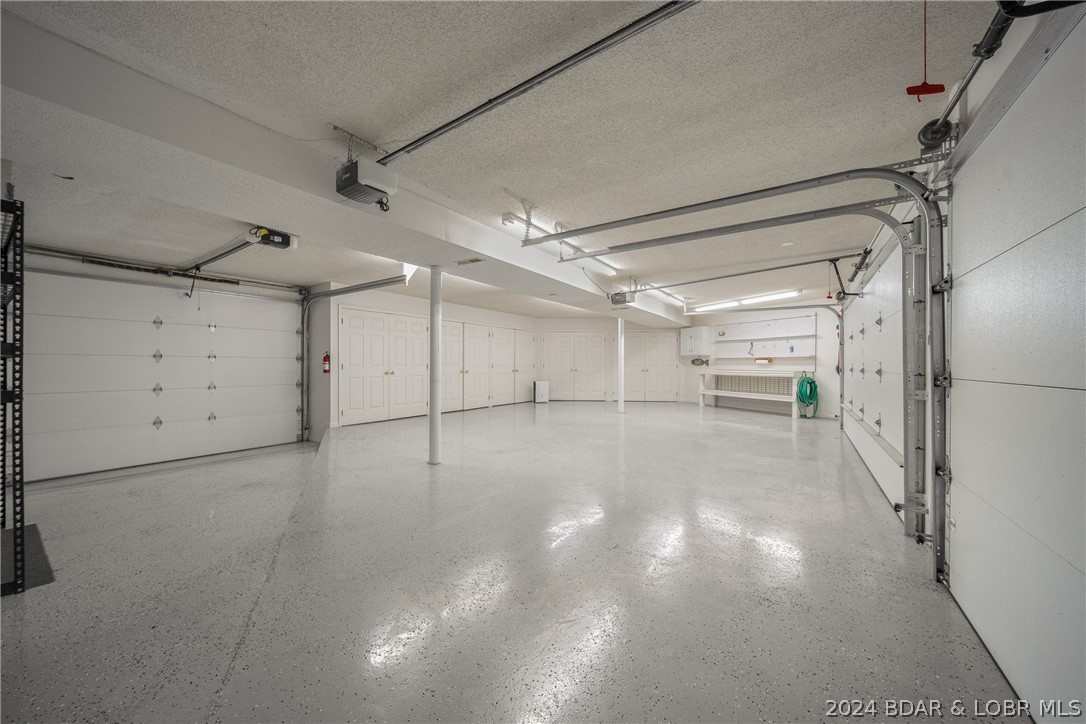 Four Seasons, Missouri 65049, United States, 5 Bedrooms Bedrooms, ,5 BathroomsBathrooms,Residential,Contingent,57178