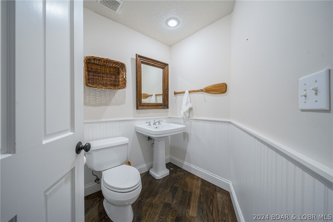 Four Seasons, Missouri 65049, United States, 5 Bedrooms Bedrooms, ,5 BathroomsBathrooms,Residential,Contingent,57178