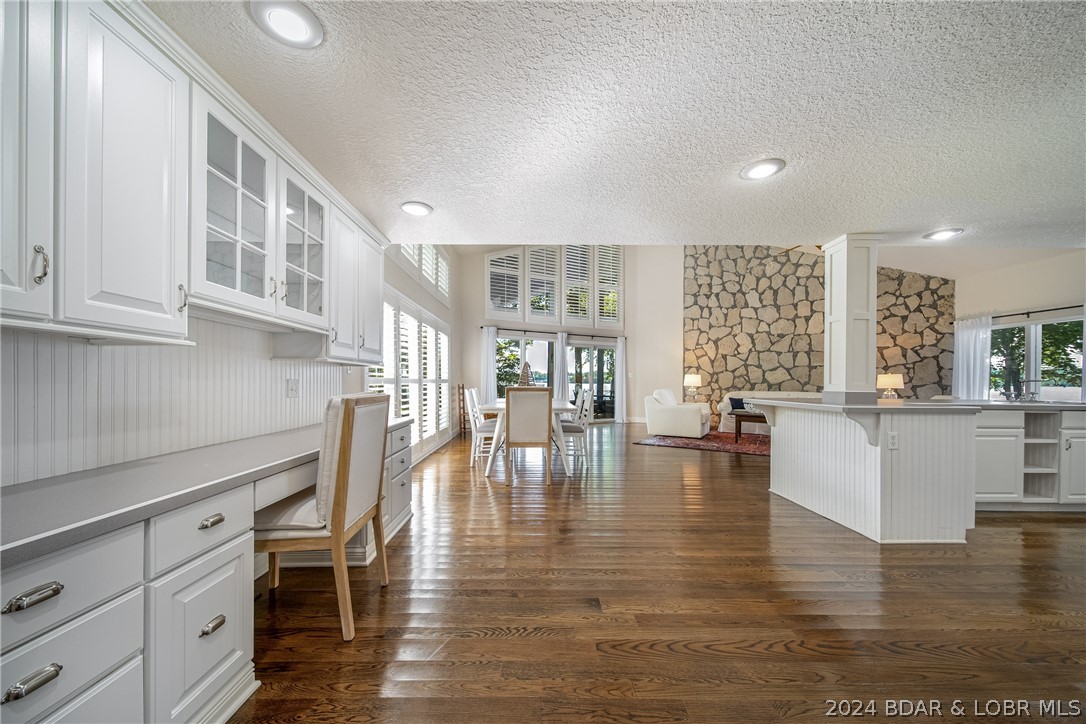 Four Seasons, Missouri 65049, United States, 5 Bedrooms Bedrooms, ,5 BathroomsBathrooms,Residential,Contingent,57178