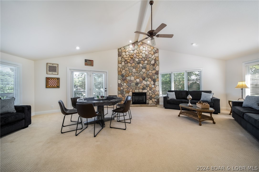 Four Seasons, Missouri 65049, United States, 5 Bedrooms Bedrooms, ,5 BathroomsBathrooms,Residential,Contingent,57178