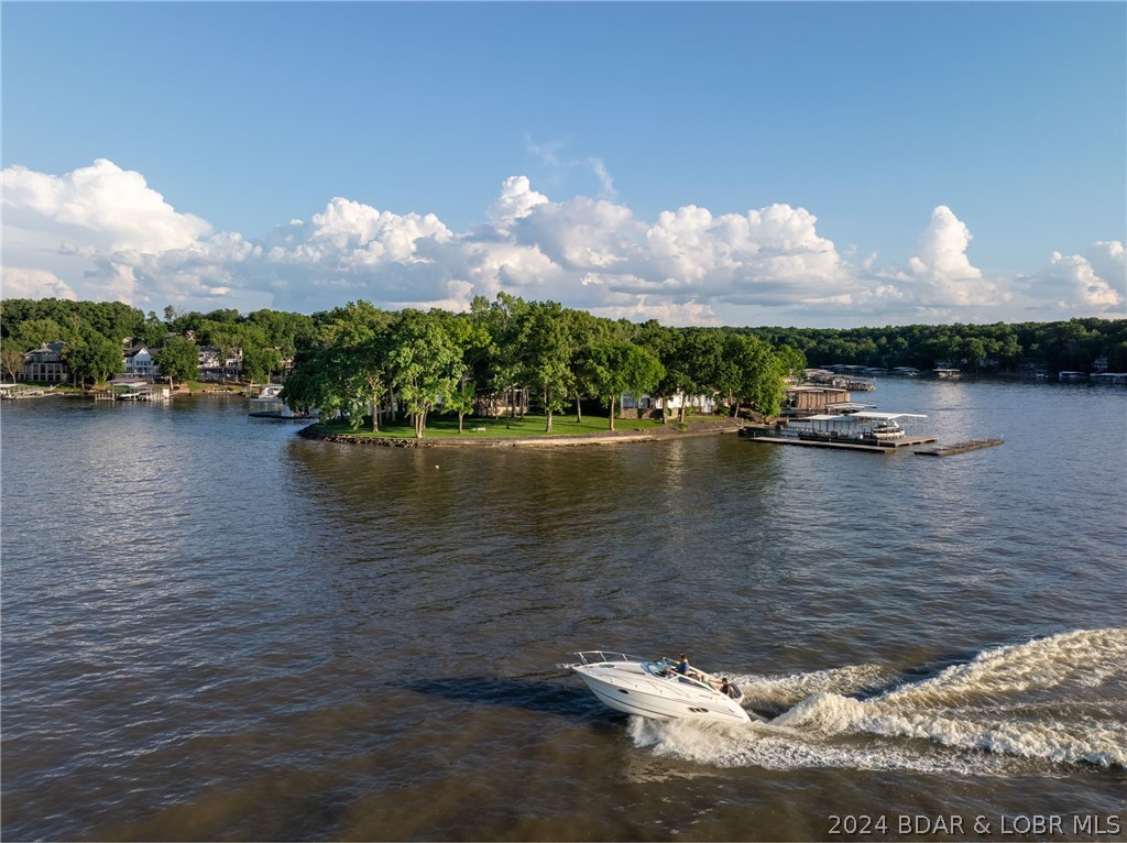 Four Seasons, Missouri 65049, United States, 5 Bedrooms Bedrooms, ,5 BathroomsBathrooms,Residential,Contingent,57178