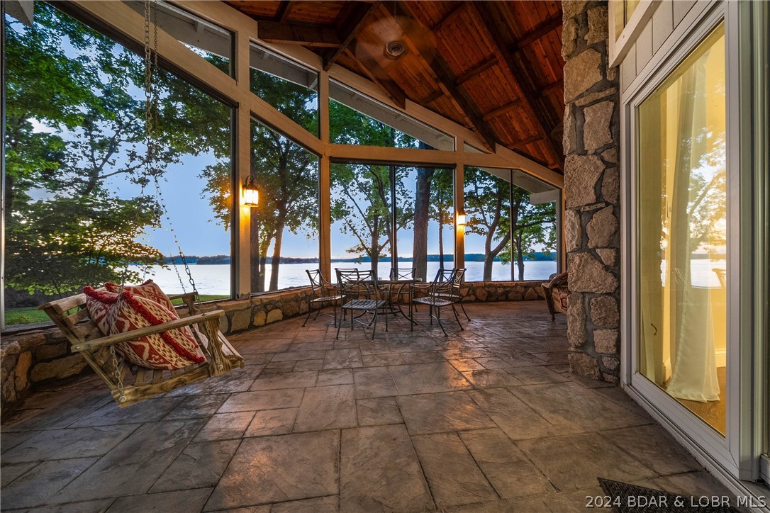 Four Seasons, Missouri 65049, United States, 5 Bedrooms Bedrooms, ,5 BathroomsBathrooms,Residential,Contingent,57178