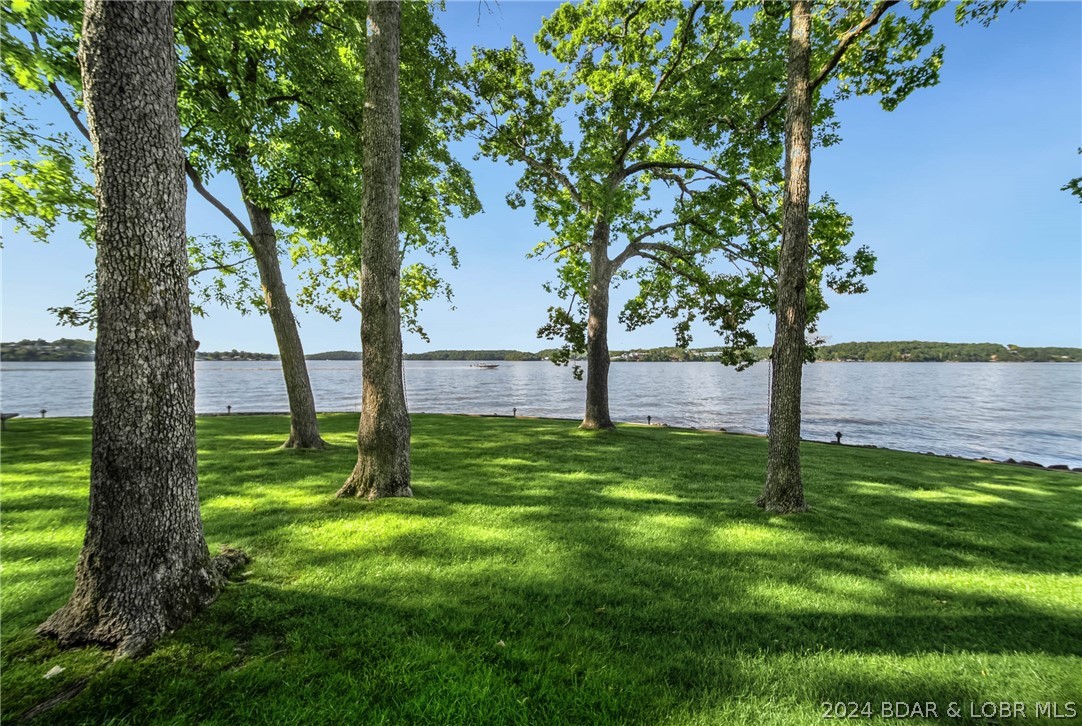 Four Seasons, Missouri 65049, United States, 5 Bedrooms Bedrooms, ,5 BathroomsBathrooms,Residential,Contingent,57178