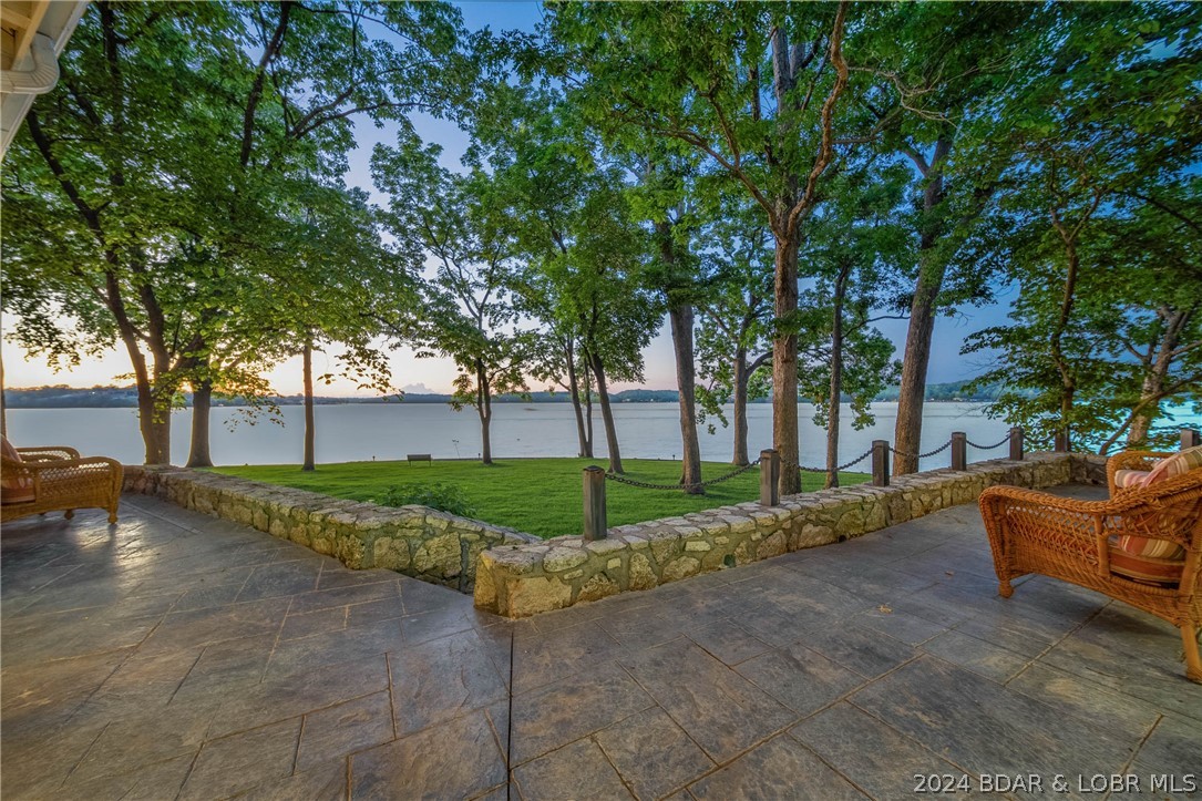 Four Seasons, Missouri 65049, United States, 5 Bedrooms Bedrooms, ,5 BathroomsBathrooms,Residential,Contingent,57178