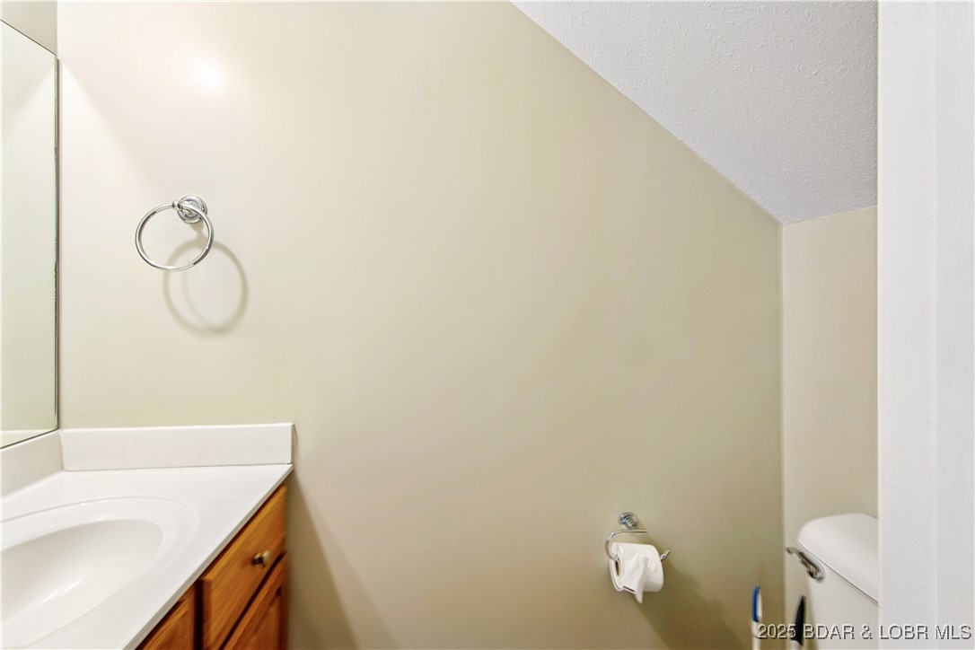 Osage Beach, Missouri 65065, United States, 4 Bedrooms Bedrooms, ,4 BathroomsBathrooms,Residential,Active,148180