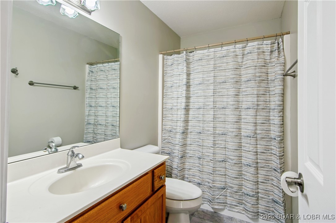 Osage Beach, Missouri 65065, United States, 4 Bedrooms Bedrooms, ,4 BathroomsBathrooms,Residential,Active,148180