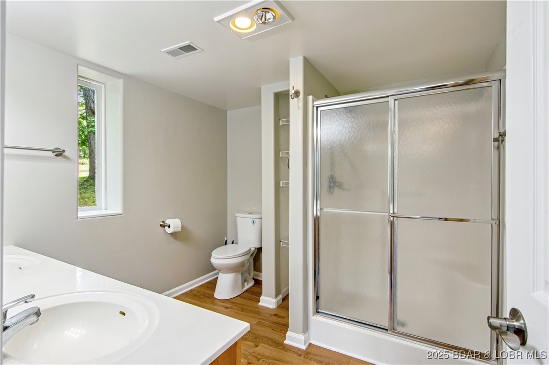 Osage Beach, Missouri 65065, United States, 4 Bedrooms Bedrooms, ,4 BathroomsBathrooms,Residential,Active,148180