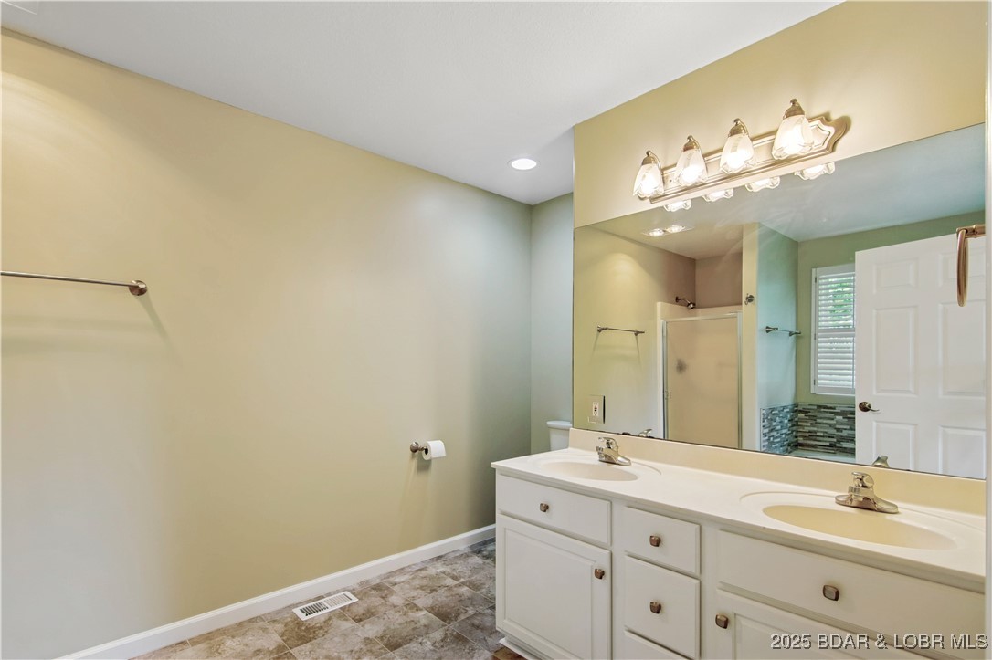 Osage Beach, Missouri 65065, United States, 4 Bedrooms Bedrooms, ,4 BathroomsBathrooms,Residential,Active,148180