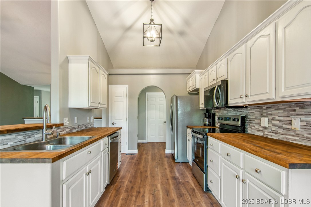 Osage Beach, Missouri 65065, United States, 4 Bedrooms Bedrooms, ,4 BathroomsBathrooms,Residential,Active,148180