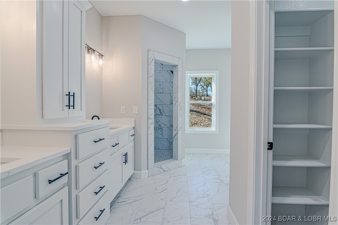 Climax Springs, Missouri 65324, United States, 4 Bedrooms Bedrooms, ,3 BathroomsBathrooms,Residential,Active,47540