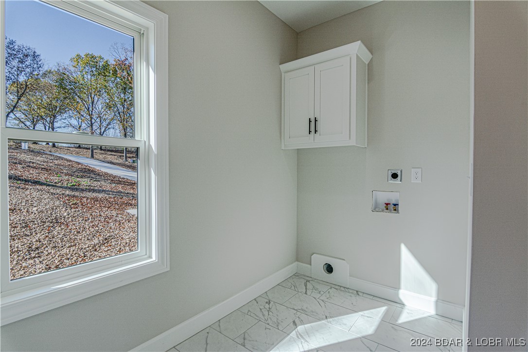 Climax Springs, Missouri 65324, United States, 4 Bedrooms Bedrooms, ,3 BathroomsBathrooms,Residential,Active,47540