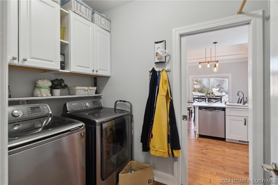 Camdenton, Missouri 65020, United States, 5 Bedrooms Bedrooms, ,6 BathroomsBathrooms,Residential,Contingent,63505