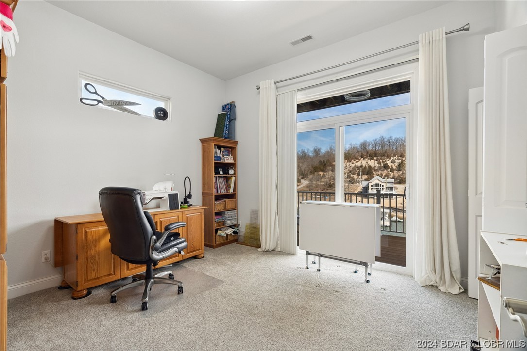 Camdenton, Missouri 65020, United States, 5 Bedrooms Bedrooms, ,6 BathroomsBathrooms,Residential,Contingent,63505