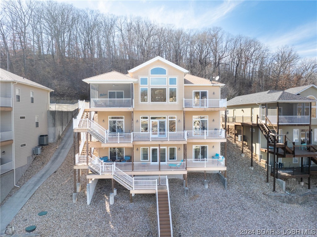 Camdenton, Missouri 65020, United States, 5 Bedrooms Bedrooms, ,6 BathroomsBathrooms,Residential,Contingent,63505