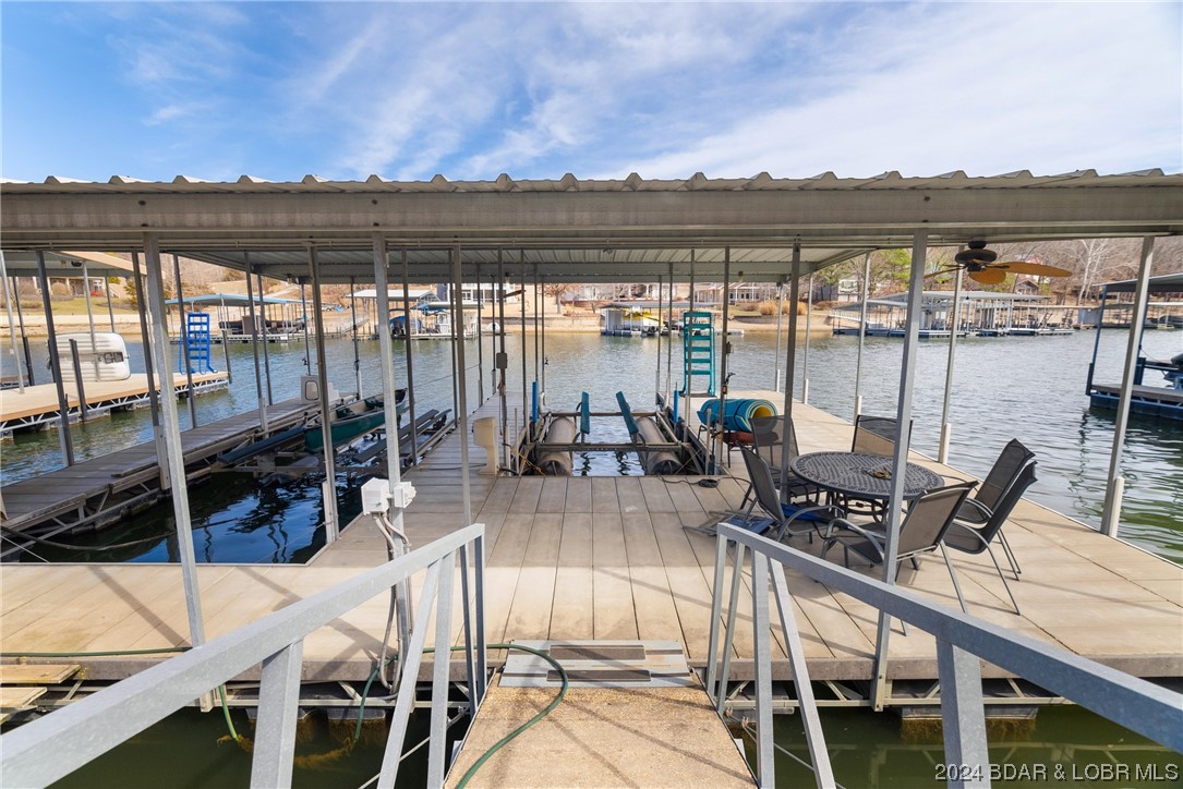 Camdenton, Missouri 65020, United States, 5 Bedrooms Bedrooms, ,6 BathroomsBathrooms,Residential,Contingent,63505